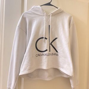 White Calvin Klein sweatshirt